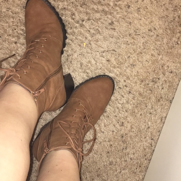 Heeled boots Only worn once - Picture 5 of 8